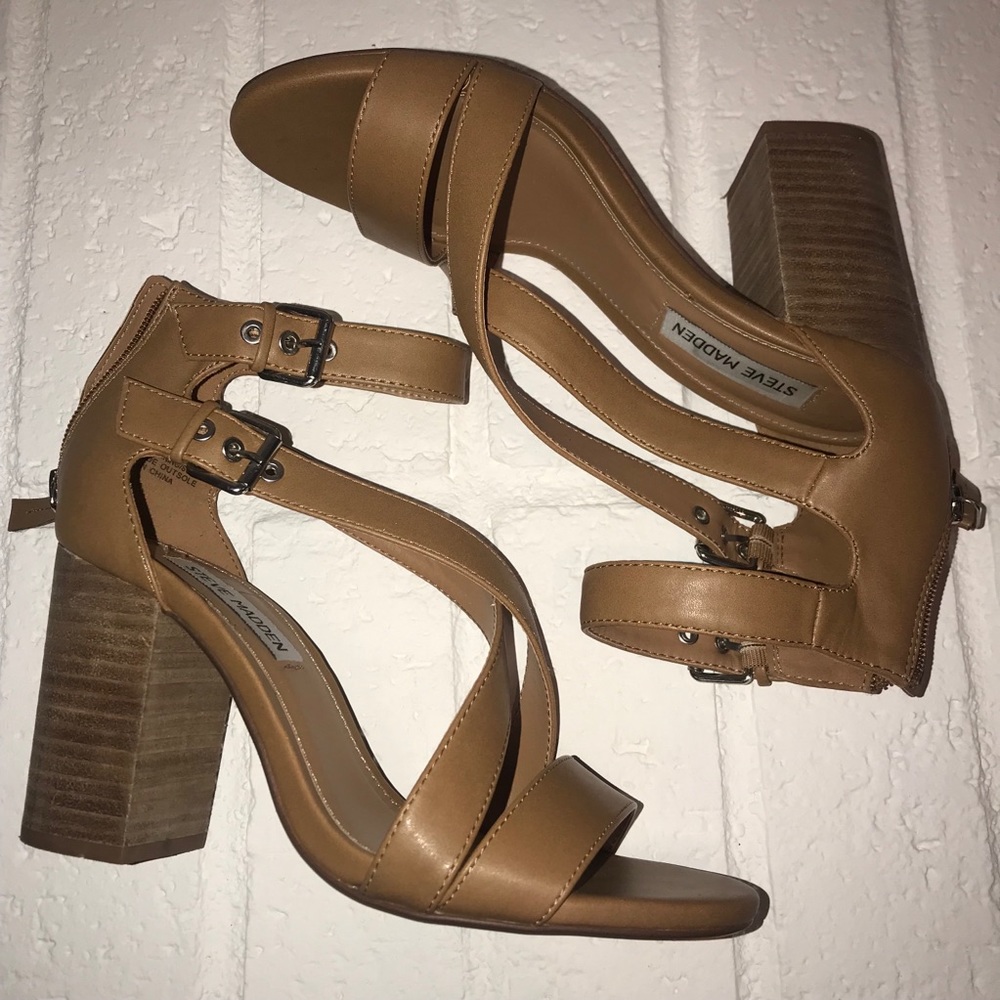 STEVE MADDEN block heel - tan size 8